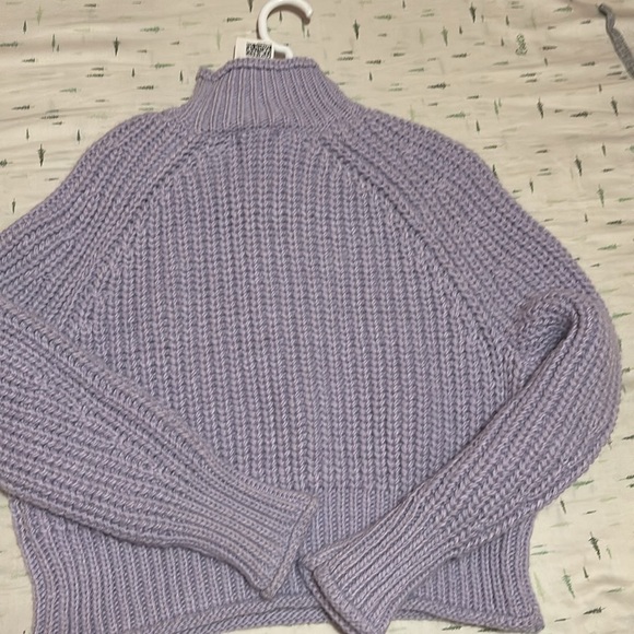 H&m purple sweater - Picture 4 of 4